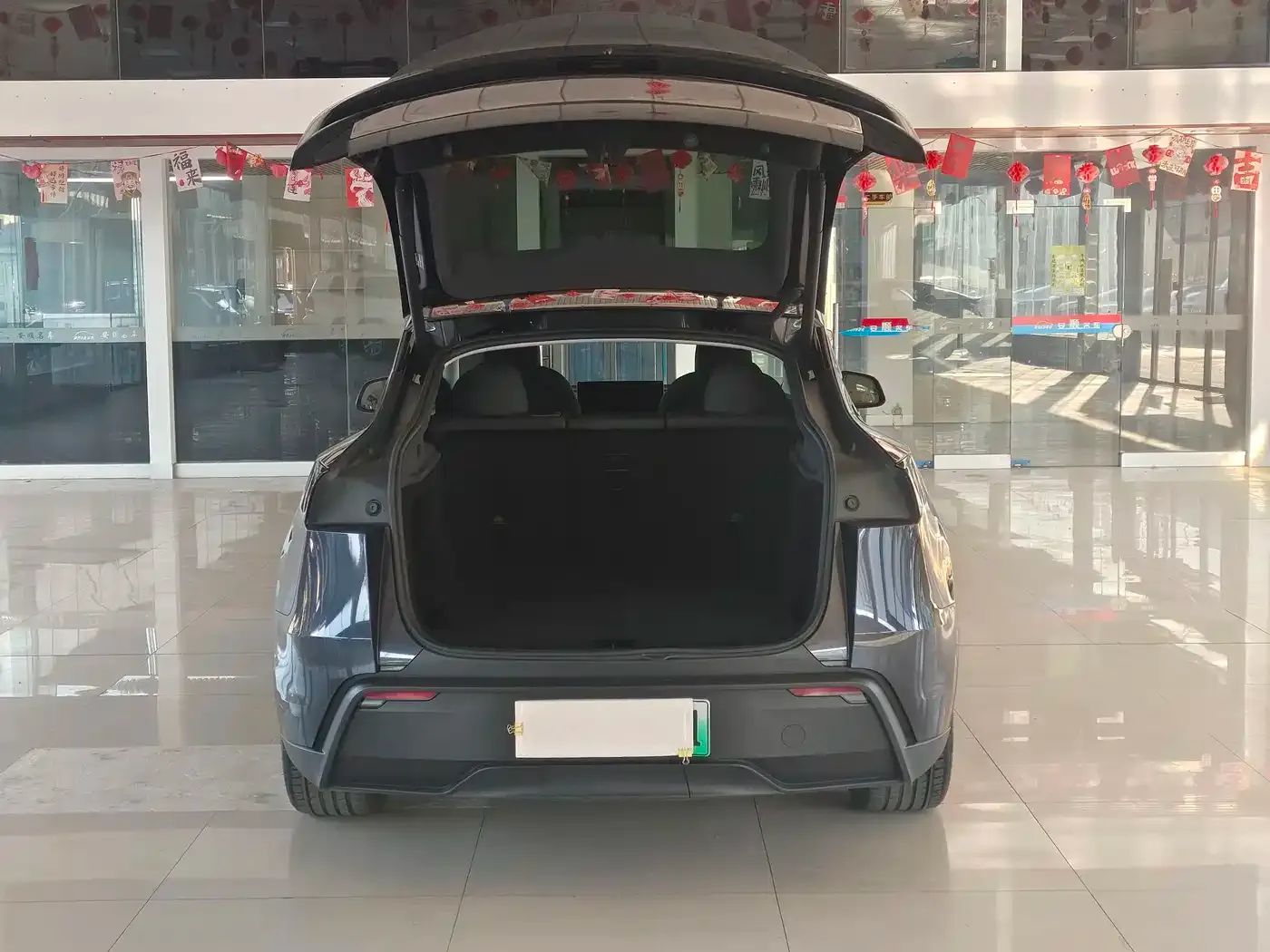 Tesla Model Y Rear-Wheel Drive 2025 — фото 29