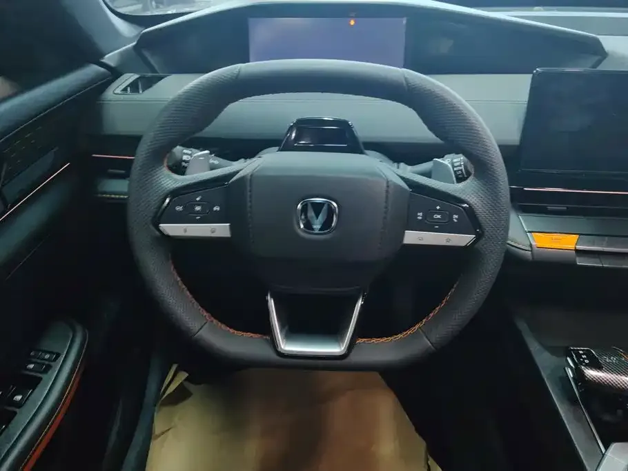 Changan UNI-V 1.5T Luxury Edition 2024 — фото 15