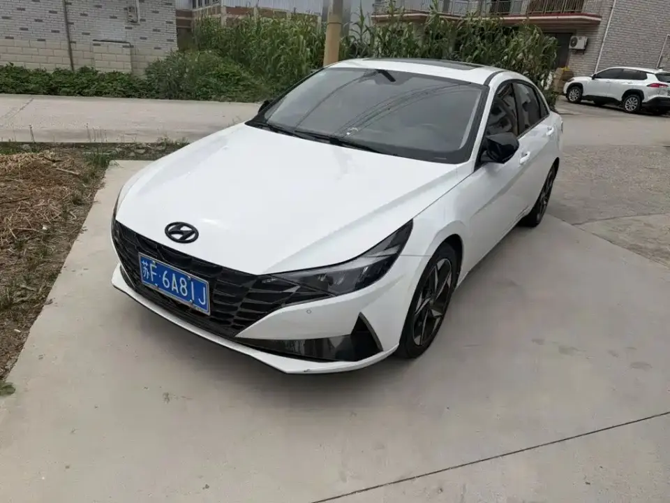 Hyundai Elantra 1.5L CVT LUX Premium Edition 2020