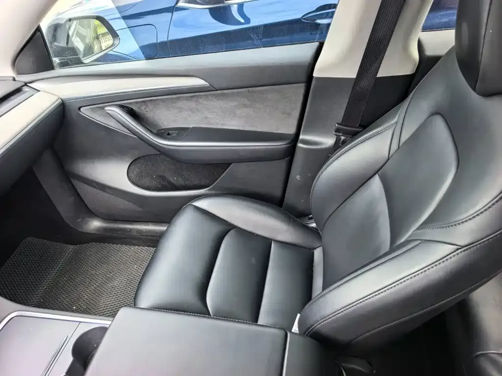 Tesla Model Y Rear-Wheel Drive Version 2024 — фото 10