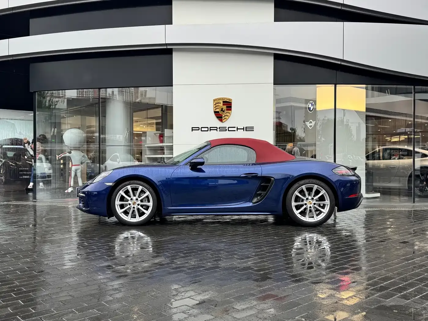 Porsche 718 Boxster T 2.0T 2022 — фото 4