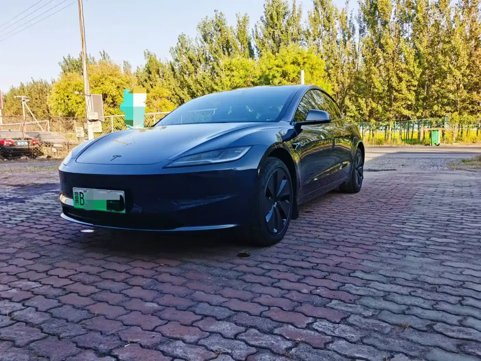 Tesla Model 3 Model Year Facelift Long Range Rear-Wheel Drive 2026