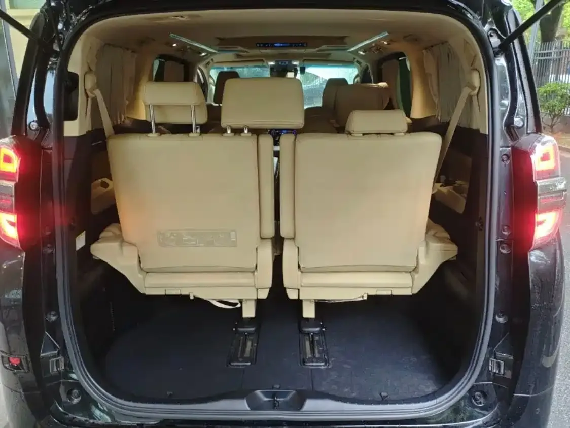 Toyota Vellfire Hybrid 2.5L HV Premium Edition 2020 — фото 5