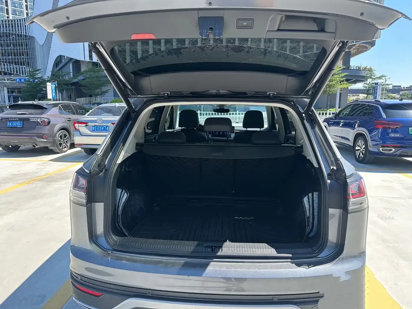 Volkswagen Tayron 280TSI 2WD Luxury Plus Advanced Edition 2023 — фото 9