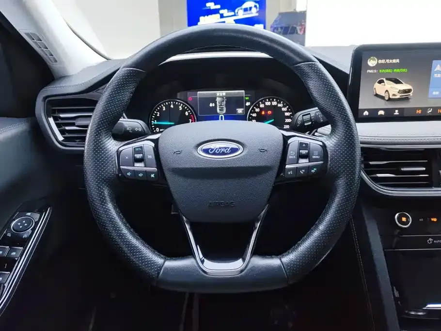 Ford Escape EcoBoost 245 2WD Premium Edition 2021 — фото 15