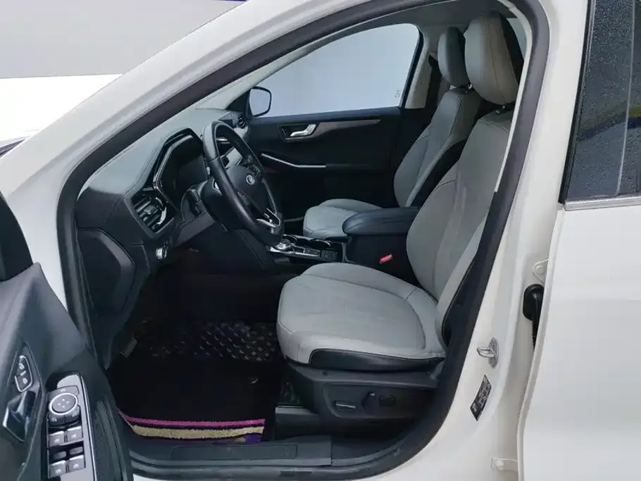 Ford Escape EcoBoost 245 2WD Premium Edition 2021 — фото 9