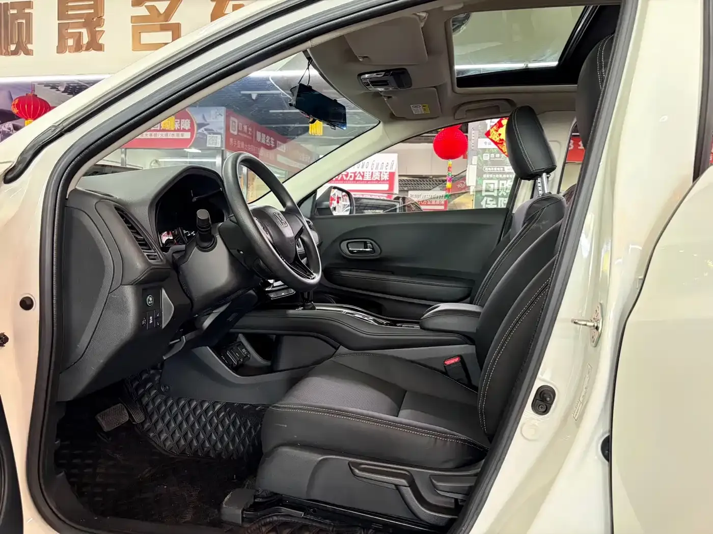 Honda Vezel 1.5L CVT Elite Smart Edition 2022 — фото 5