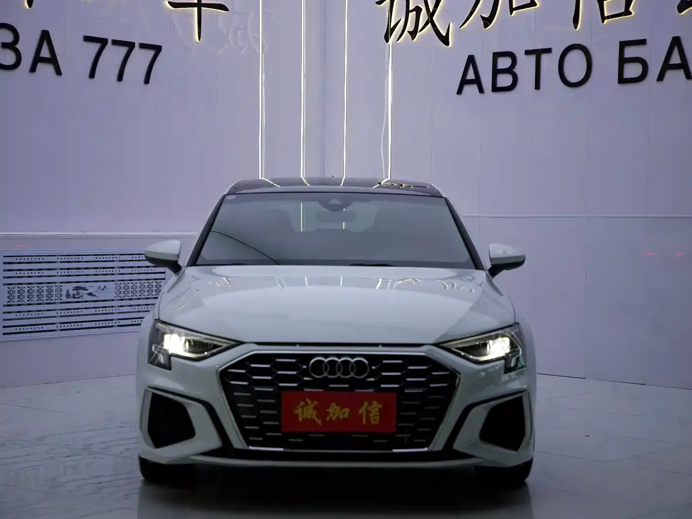 Audi A3 Sportback 35 TFSI Luxury Sport 2023 — фото 2