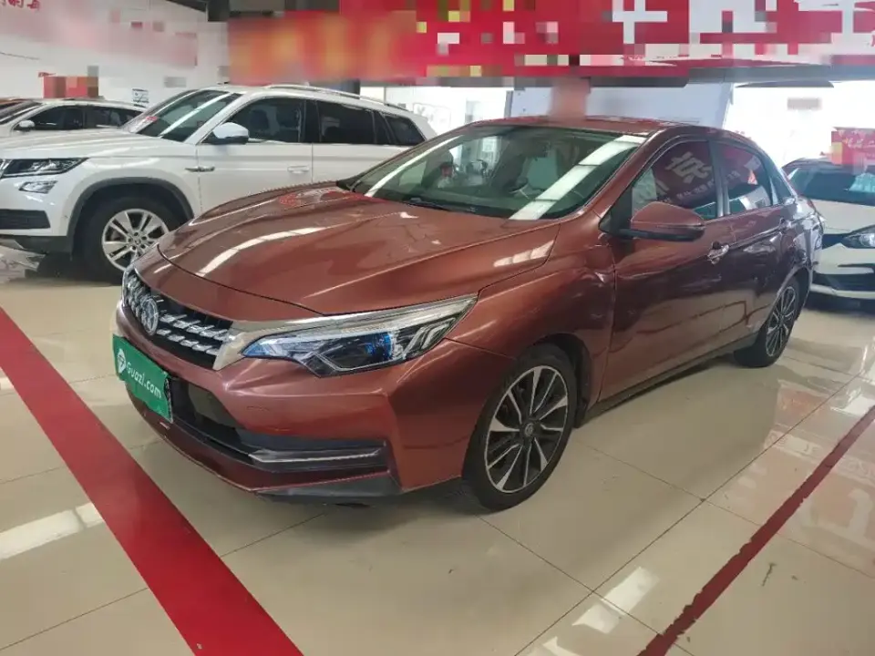 Venucia D60 1.6L CVT Smart Connection Luxury Edition 2019