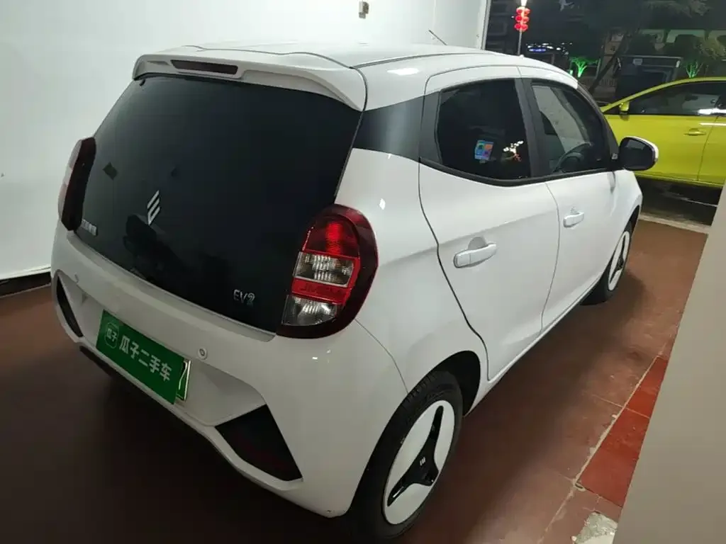 JMCG New Energy Little Kirin 201km Comfort Model 2025 — фото 7