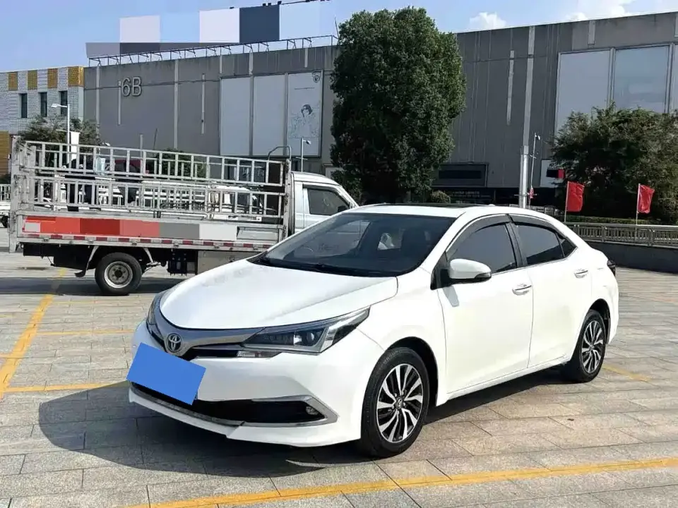Toyota Corolla Facelift Hybrid 1.8L E-CVT Leading Edition 2019