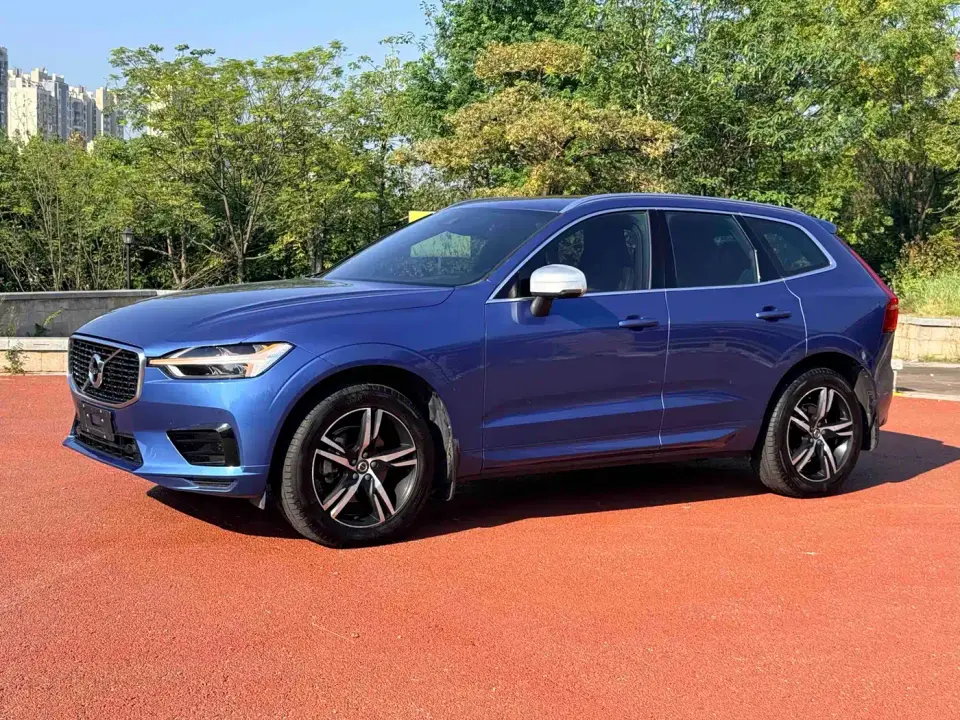 Volvo XC60 T5 4WD Intelligent Distance China VI 2019