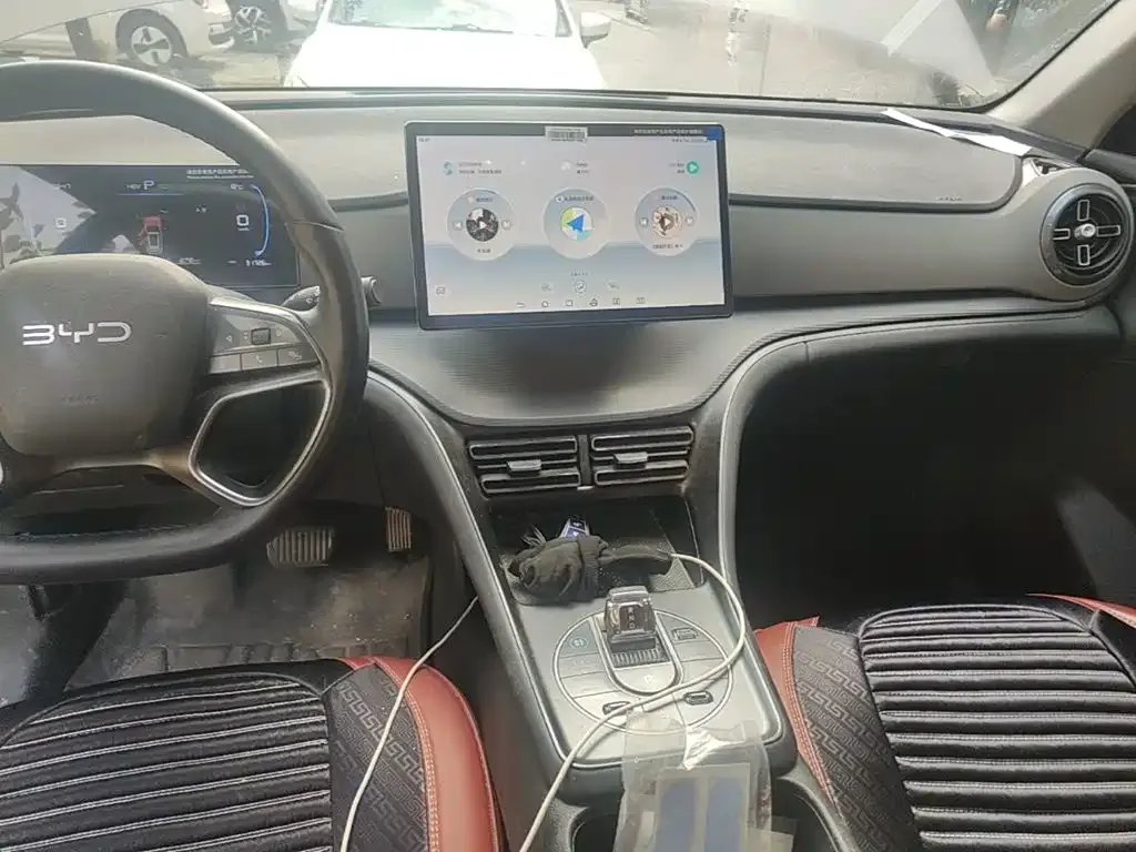 BYD Seal 05 DM-i DM-i 75KM Luxury Type 2024 — фото 13