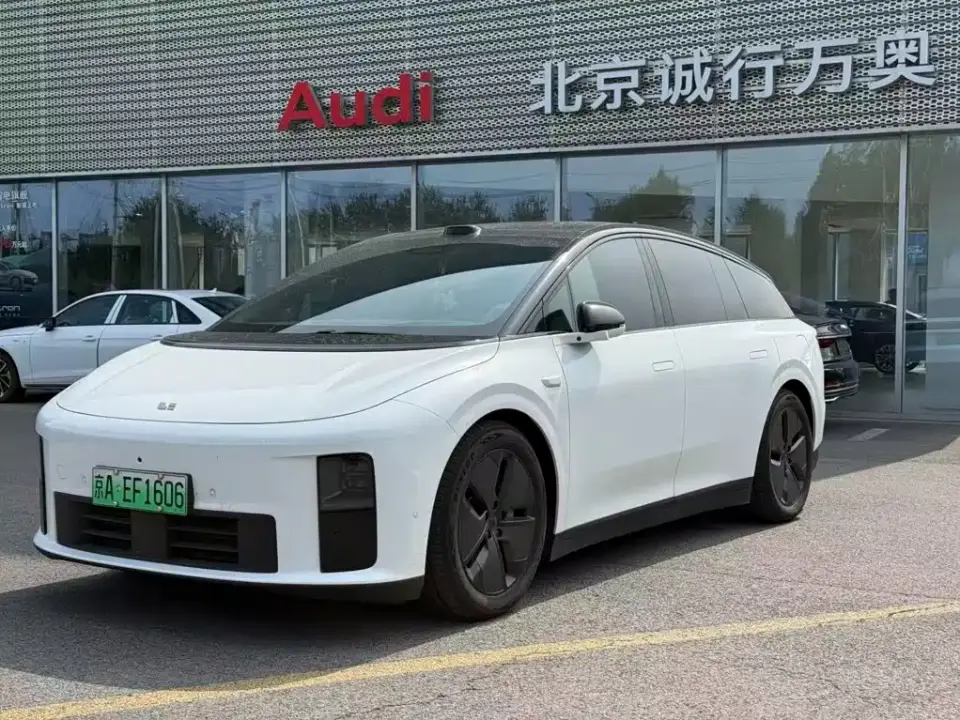 Li Auto i6 2WD Base Model 2026