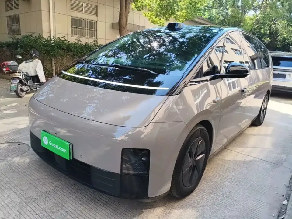 Li Auto MEGA Ultra 2024