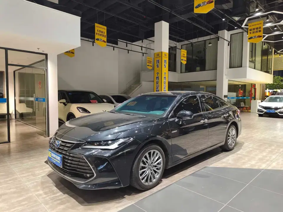 Toyota Avalon Hybrid 2.5L XLE Premium Edition 2022