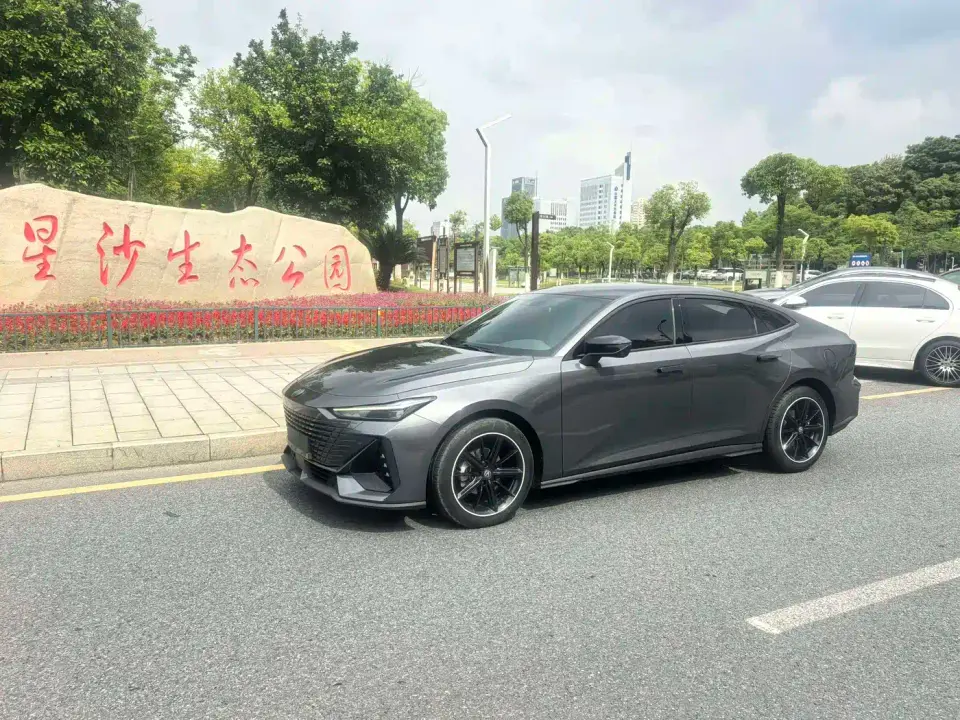 Changan UNI-V 1.5T Luxury Edition 2023