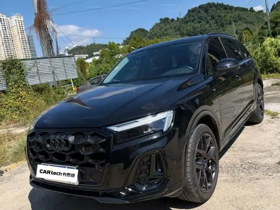 Audi Q7 45 TFSI quattro S line Black Warrior 2025