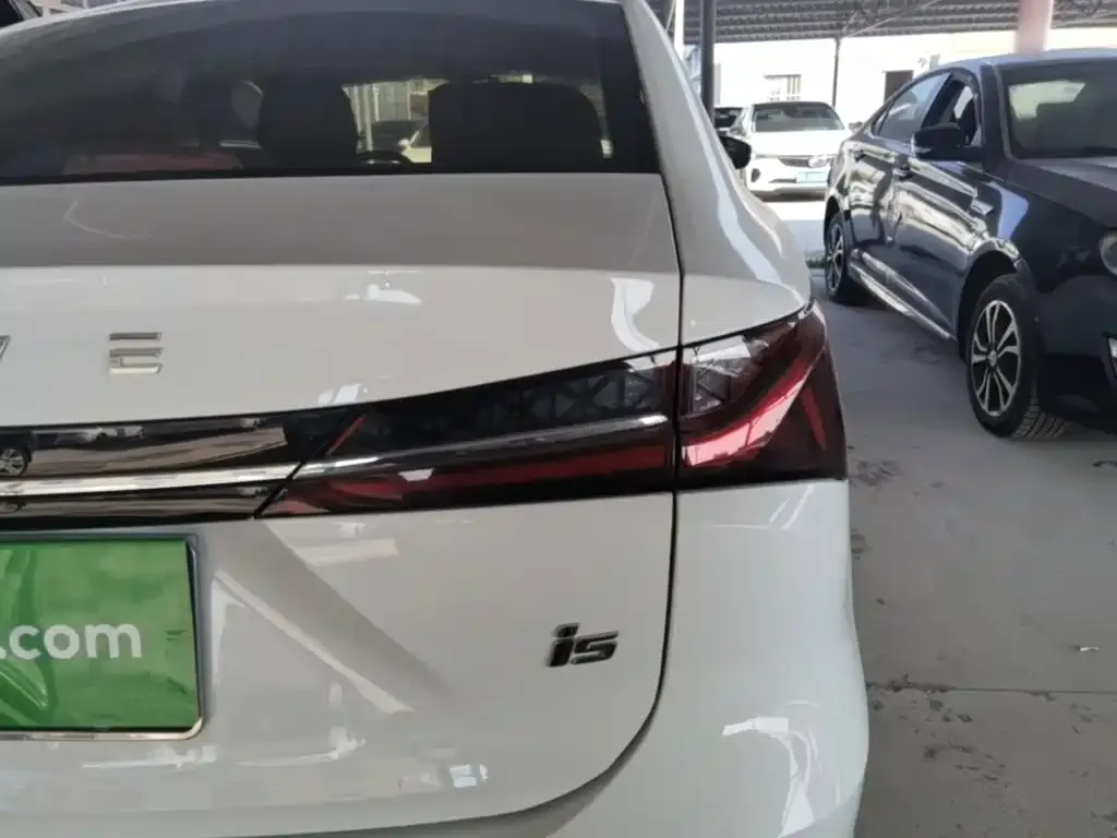 Roewe i5 1.5L Manual Comfort 2025 — фото 8