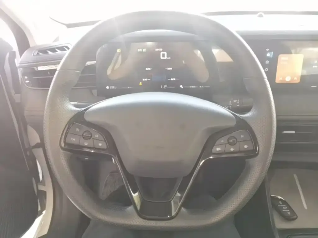 Roewe i5 1.5L Manual Comfort 2025 — фото 11