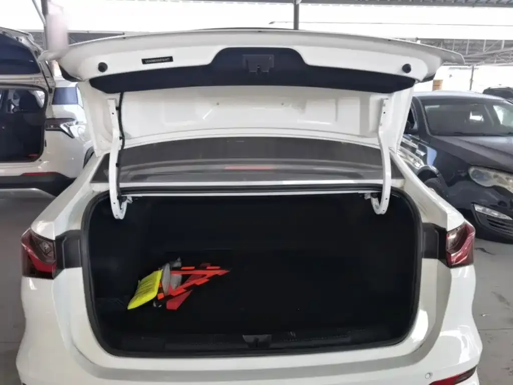 Roewe i5 1.5L Manual Comfort 2025 — фото 19