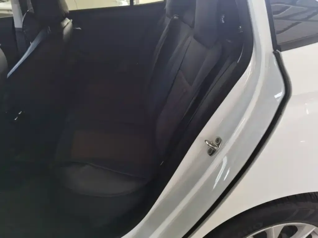 Roewe i5 1.5L Manual Comfort 2025 — фото 17