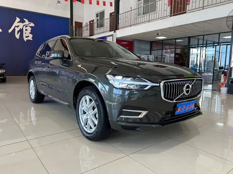 Volvo XC60 T5 AWD Momentum 2020