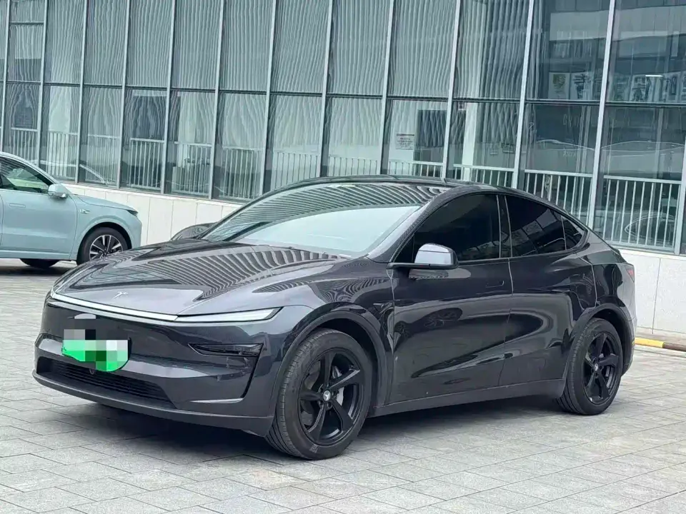 Tesla Model Y Rear-Wheel Drive 2025