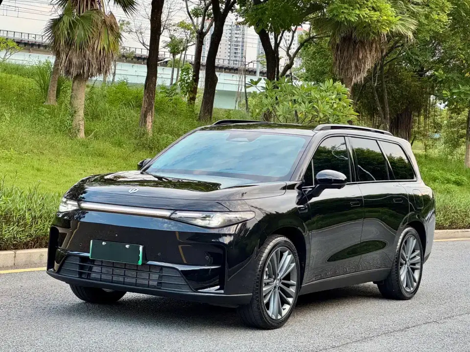 Leapmotor C16 Extended Range 200 Premium 6-Seater 2025