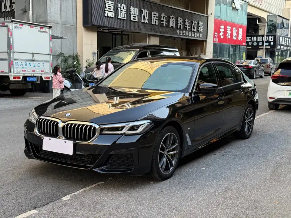 BMW 5 Series 525Li M Sport Package 2021