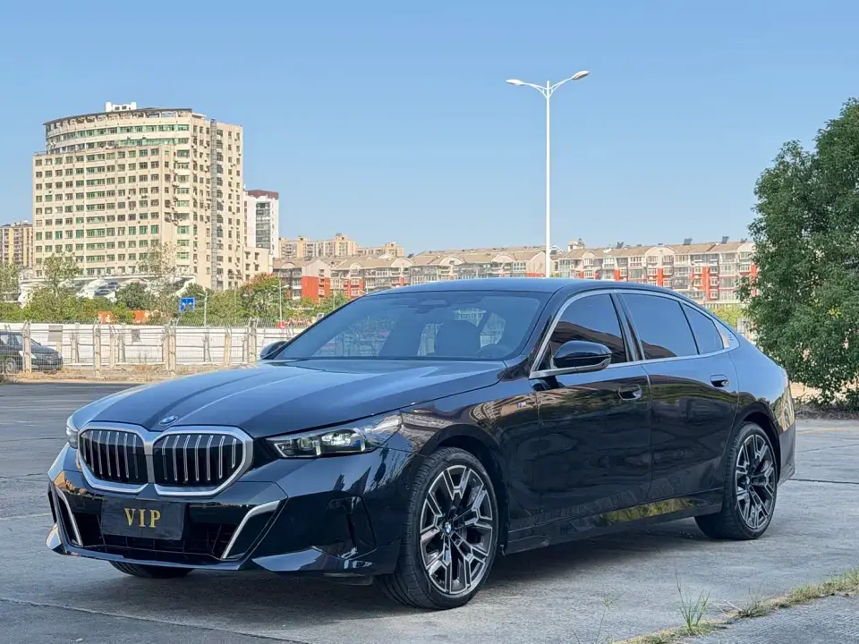 BMW 5 Series 530Li Premium M Sport Package 2025