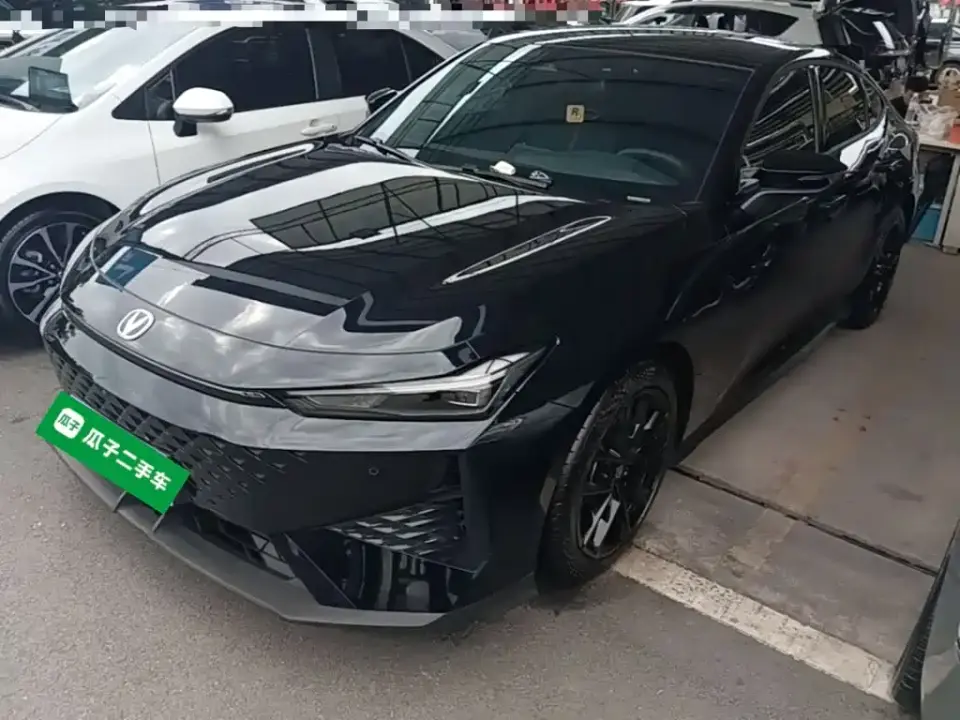 Changan UNI-V 1.5T Deluxe 2024