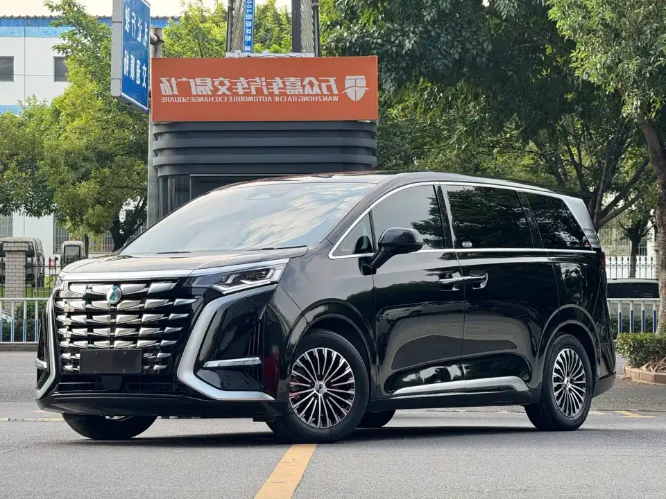 Denza D9 DM-i 945 Luxury 2023