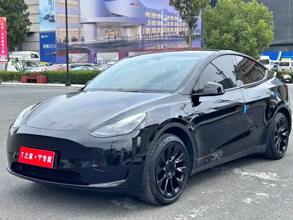 Tesla Model Y Facelift Rear-Wheel Drive Version 2023