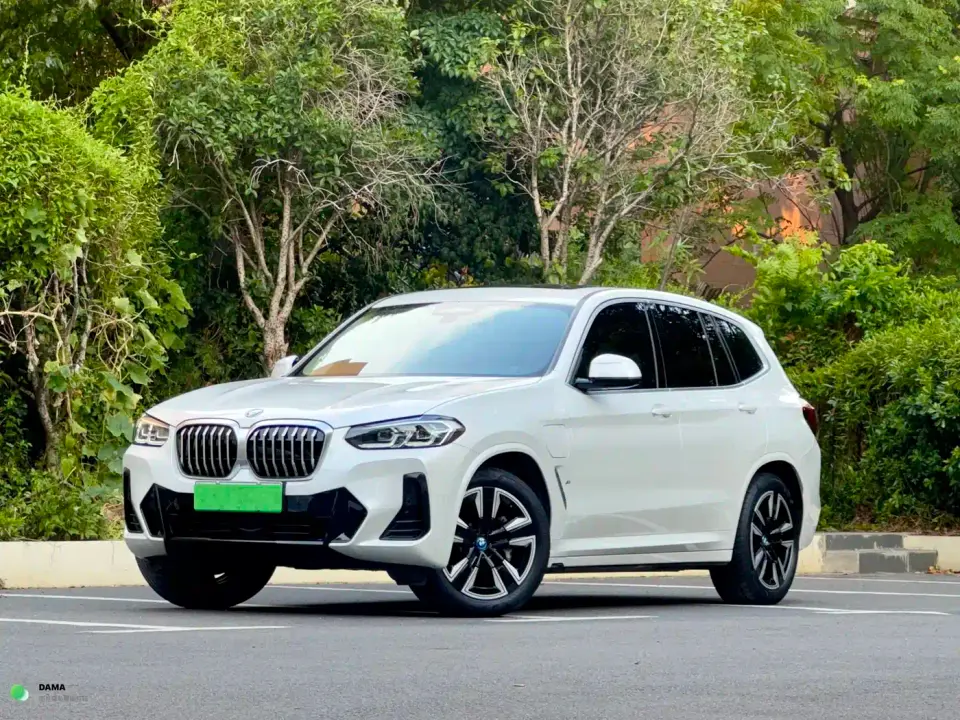 BMW iX3 Facelift Leading Model 2023