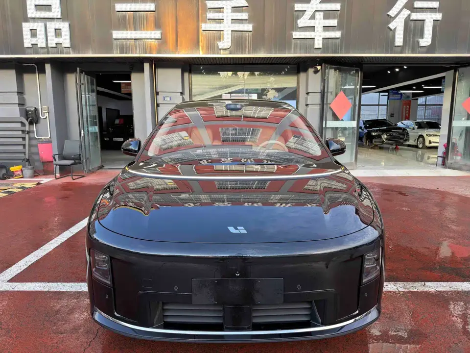 Li Auto Li i8 Standard Edition 2026