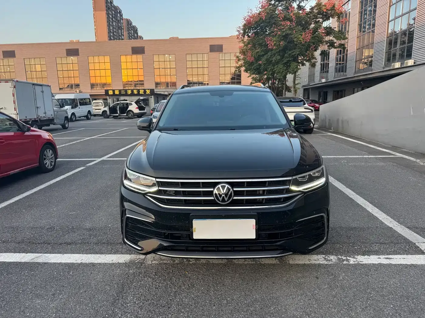 Volkswagen Tiguan L 330TSI Auto 2WD R-Line Premium Edition 2022 — фото 2