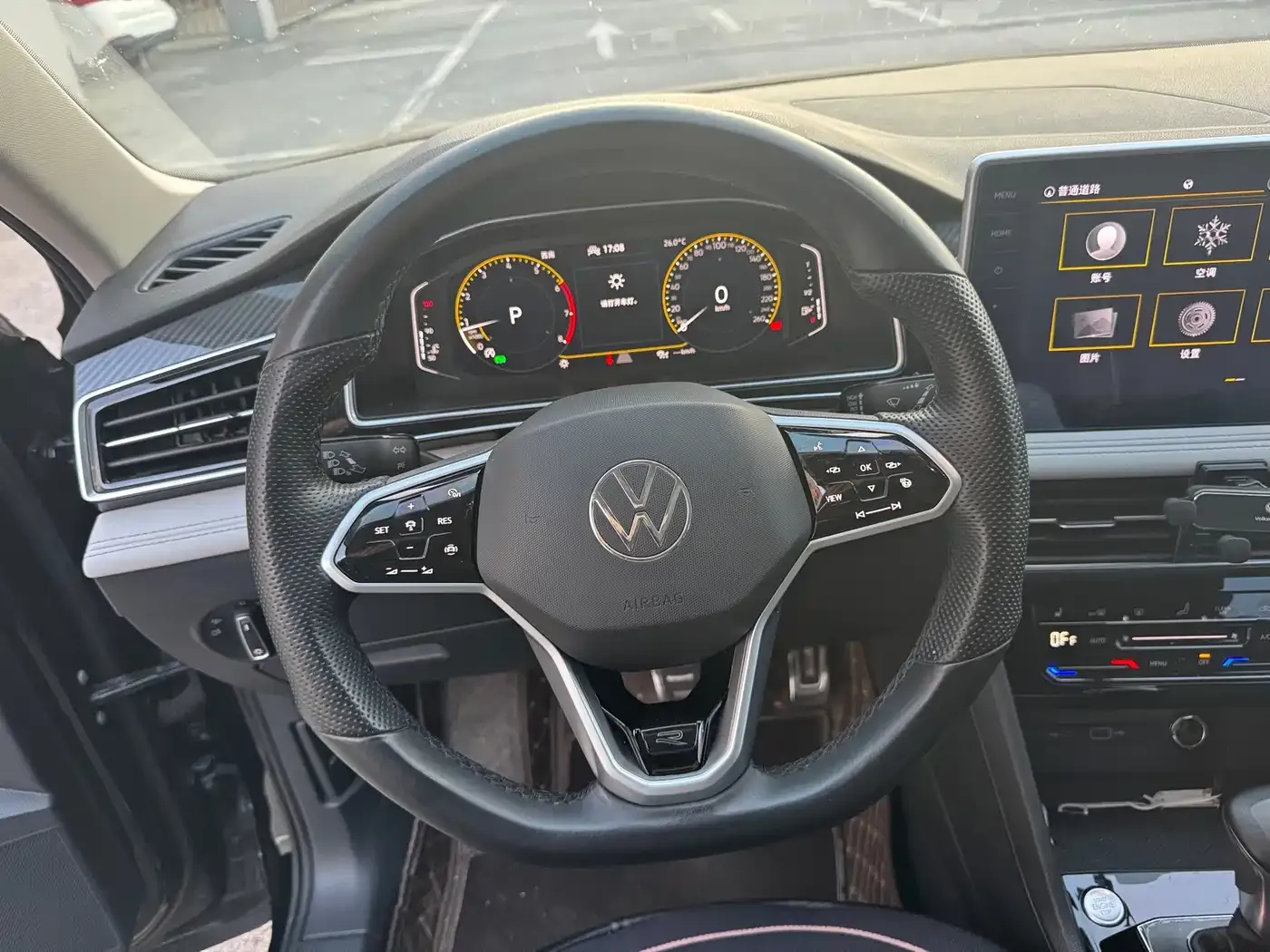 Volkswagen Tiguan L 330TSI Auto 2WD R-Line Premium Edition 2022 — фото 6