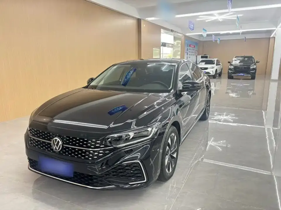 Volkswagen Passat 330TSI Starlight Elite Edition 2021