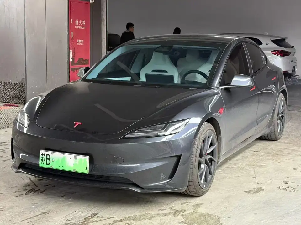 Tesla Model 3 High-Performance All-Wheel Drive Edition 2024