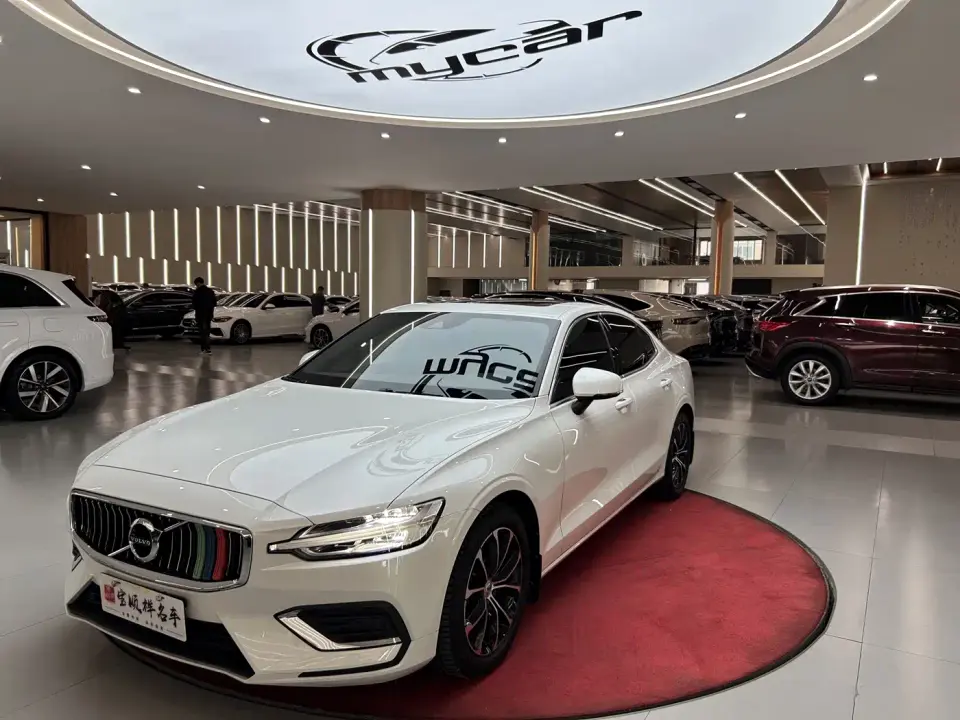 Volvo S60 B4 Smart Comfort Luxury Edition 2021