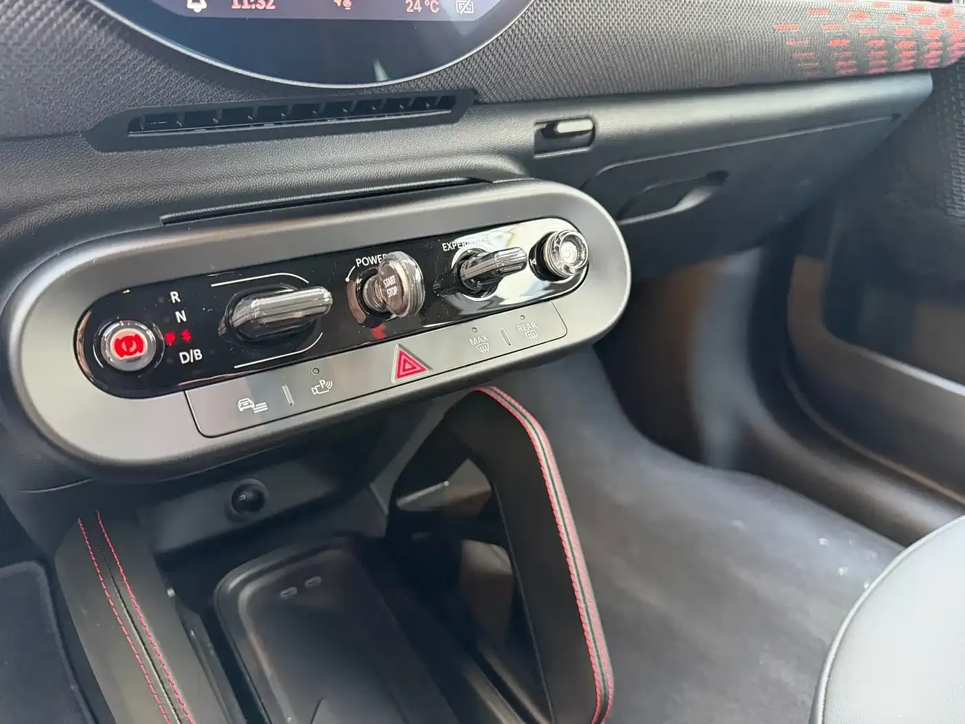Mini Electric MINI JCW Facelift JOHN COOPER WORKS 2025 — фото 17