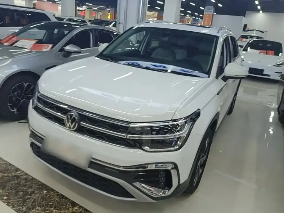 Volkswagen Tharu 300TSI 2WD Full Moon Edition 2025