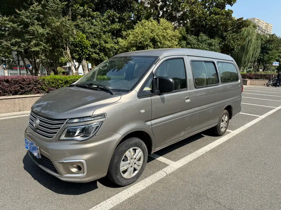 Dongfeng Fengxing Lingzhi M5L 1.6L Comfort 7-Seater 2021