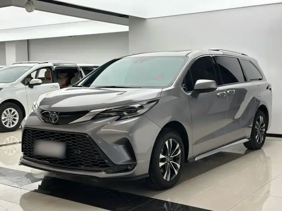 Toyota Granvia 2.5L Hybrid Premium PLUS 4WD Edition 2026