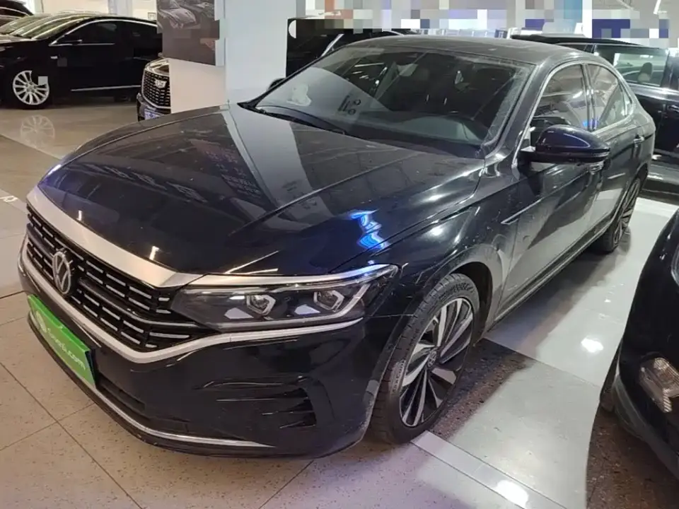 Volkswagen Passat Facelift 330TSI Luxury Edition 2023