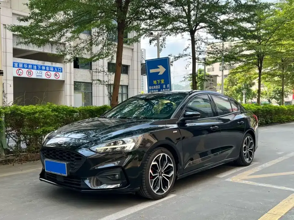 Ford Focus Sedan EcoBoost 180 Automatic ST Line 2019