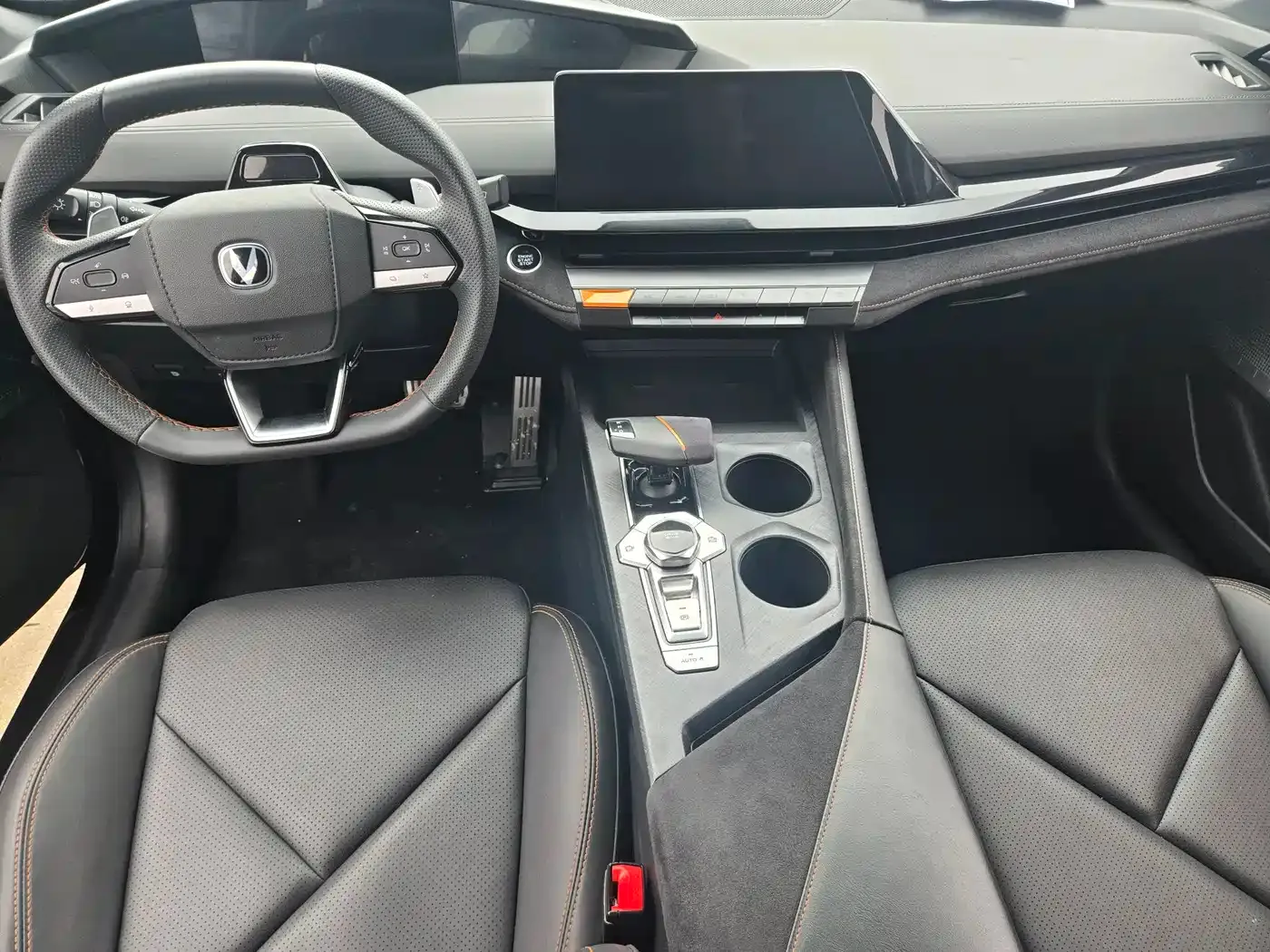 Changan UNI-V 1.5T Sport Edition 2022 — фото 7
