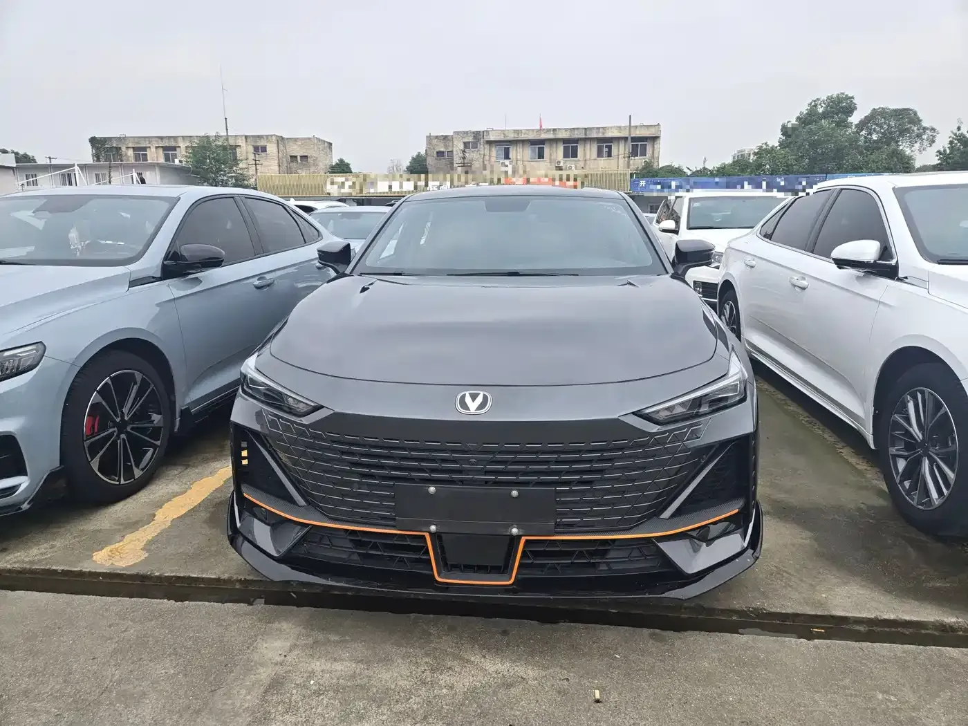 Changan UNI-V 1.5T Sport Edition 2022 — фото 2