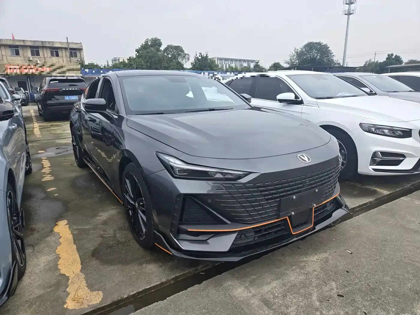 Changan UNI-V 1.5T Sport Edition 2022 — фото 3